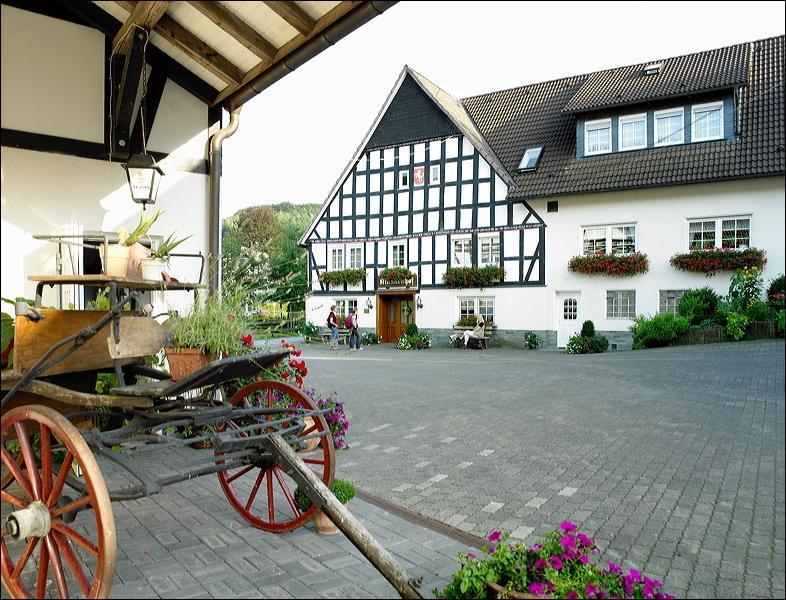 Hotel Klaukenhof Lennestadt Buitenkant foto